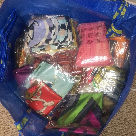 MYSTERY BOX || 5 random SCARVES w/Small IKEA Tote - Picture 2 of 5